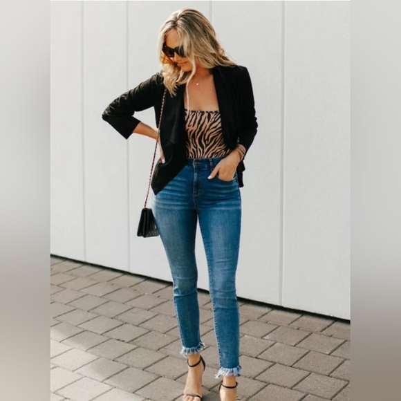 Sofia Vergara faux suede jacket - Picture 8 of 13